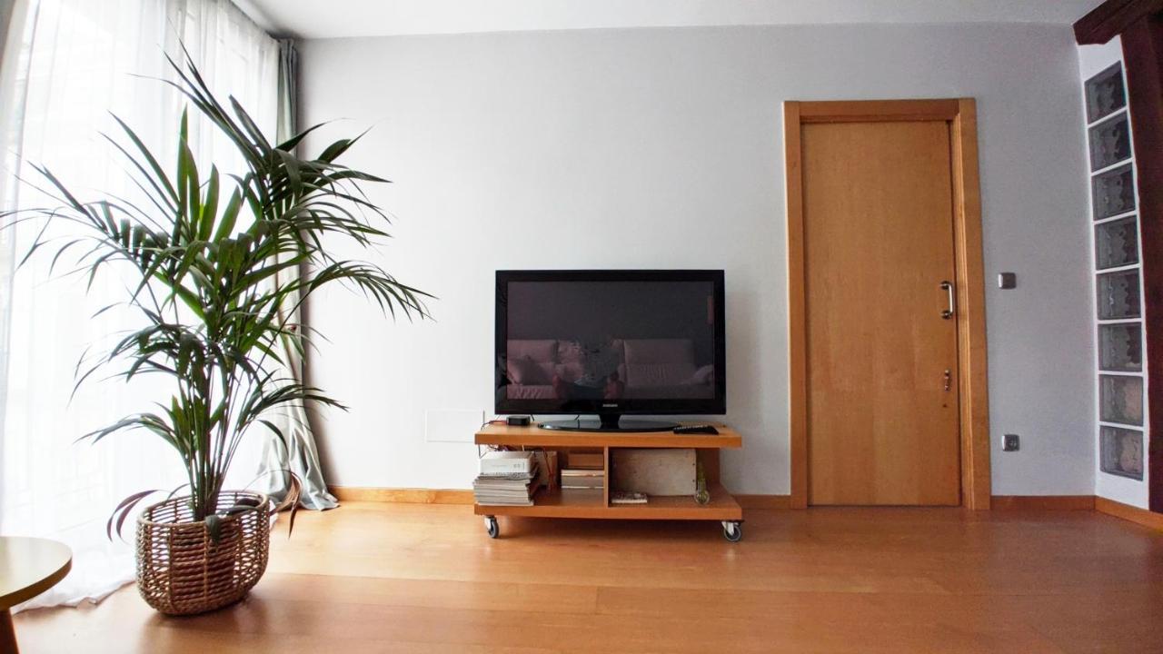 Апартаменты Centrico Apartamento Elai, Netflix, Coffee, Posibilidad Parking Сан-Себастьян Экстерьер фото