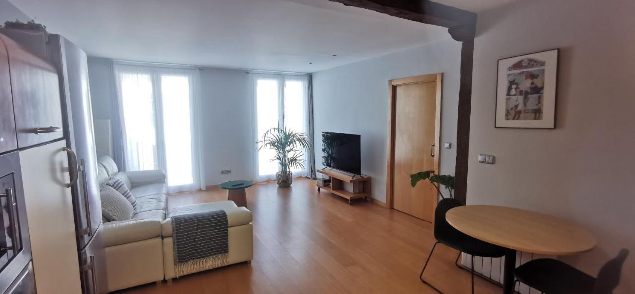 Апартаменты Centrico Apartamento Elai, Netflix, Coffee, Posibilidad Parking Сан-Себастьян Экстерьер фото